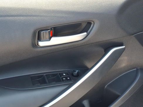 Used 2022 Toyota Corolla SE FWD image 4