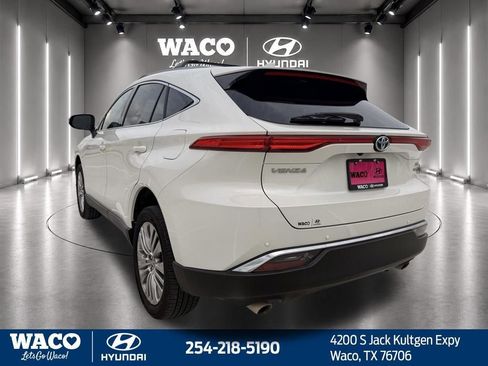 Used 2022 Toyota Venza XLE AWD/4WD image 9