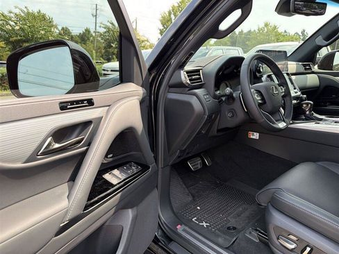 Used 2026 Lexus LX 600 F Sport w/ Accessory Package (2T) AWD/4WD image 10