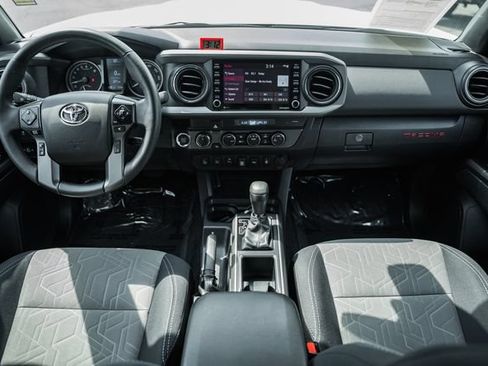 Used 2022 Toyota Tacoma TRD Sport w/ Technology Package AWD/4WD image 22