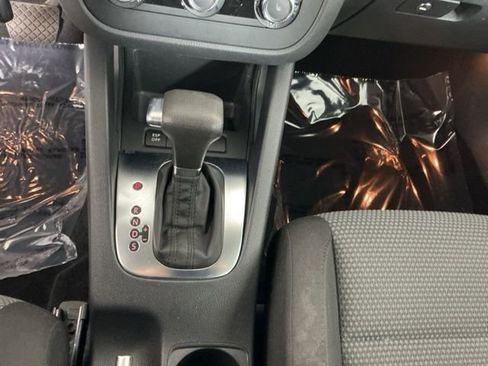 Used 2010 Volkswagen Jetta S image 18