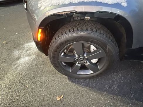 Used 2022 Land Rover Defender 110 X-Dynamic SE image 36