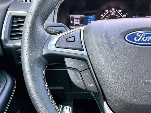 Used 2023 Ford Edge ST image 23