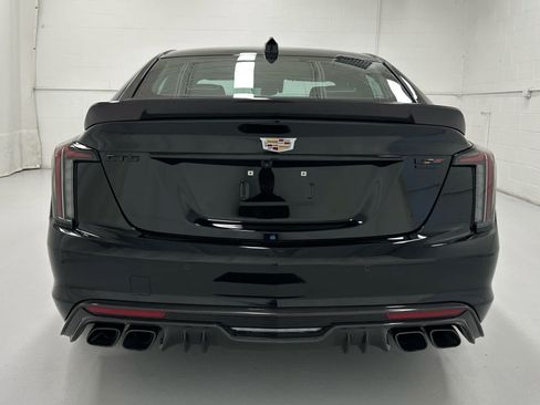 Used 2026 Cadillac CT5 V Blackwing w/ Carbon Fiber 2 Package RWD image 7