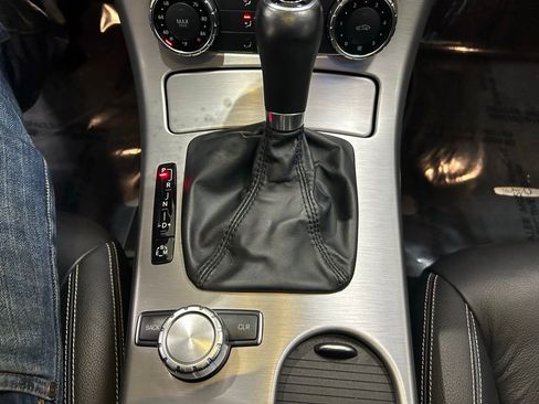 Used 2013 Mercedes-Benz SLK 350 image 22