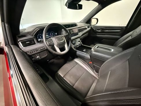 Used 2023 GMC Yukon Denali AWD/4WD image 2