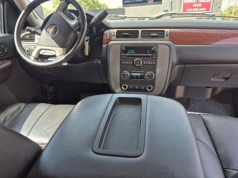 Used 2008 GMC Sierra 2500 SLT w/ Z71 Off-Road Package AWD/4WD image 10