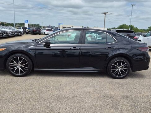 Used 2023 Toyota Camry SE FWD image 5