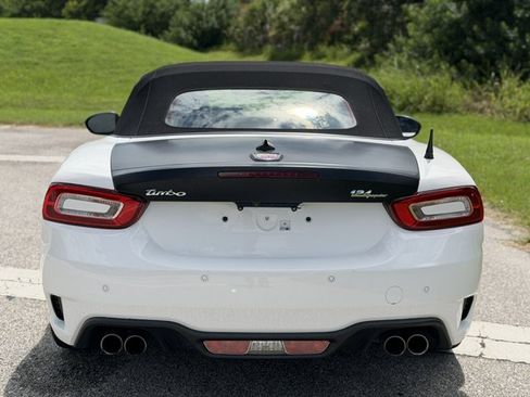 Used 2018 FIAT 124 Spider Abarth w/ Convenience Group RWD image 4