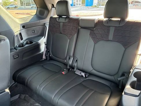 Used 2026 Honda Pilot Black Edition image 23