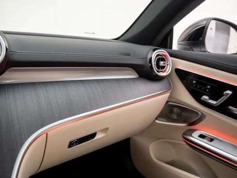 Certified 2024 Mercedes-Benz CLE 450 4MATIC Coupe image 31