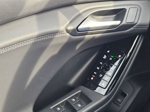 Used 2025 Audi Q6 e-tron Premium Plus w/ Premium Plus image 12