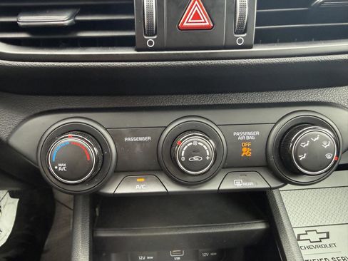 Used 2023 Kia Forte LXS image 17