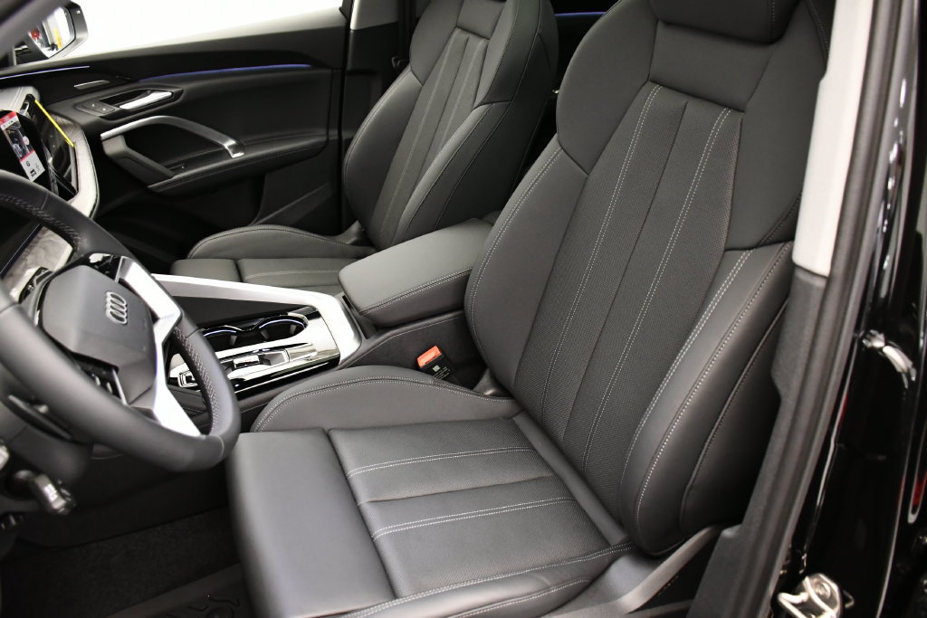 Used 2025 Audi Q5 Prestige AWD/4WD image 36