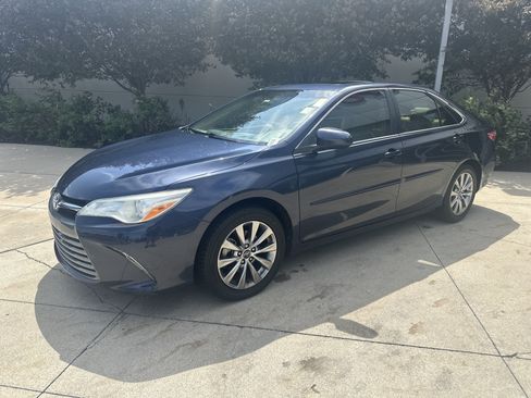 Used 2014 Toyota Camry SE FWD image 3