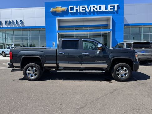 Used 2017 GMC Sierra 3500 Denali w/ Duramax Plus Package AWD/4WD image 33