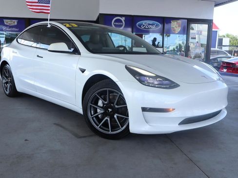 Used 2023 Tesla Model 3 Standard Range RWD image 3