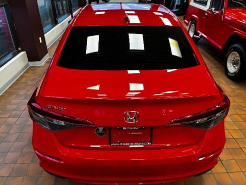 Used 2022 Honda Civic EX image 13