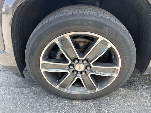 Used 2019 GMC Acadia Denali AWD/4WD image 2