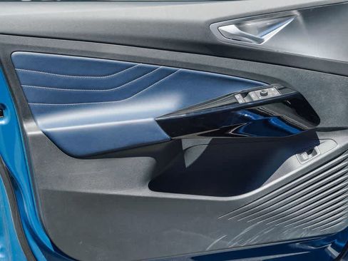 Used 2025 Volkswagen ID.4 Pro S RWD image 19