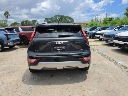 New 2026 Kia Niro FWD image 7