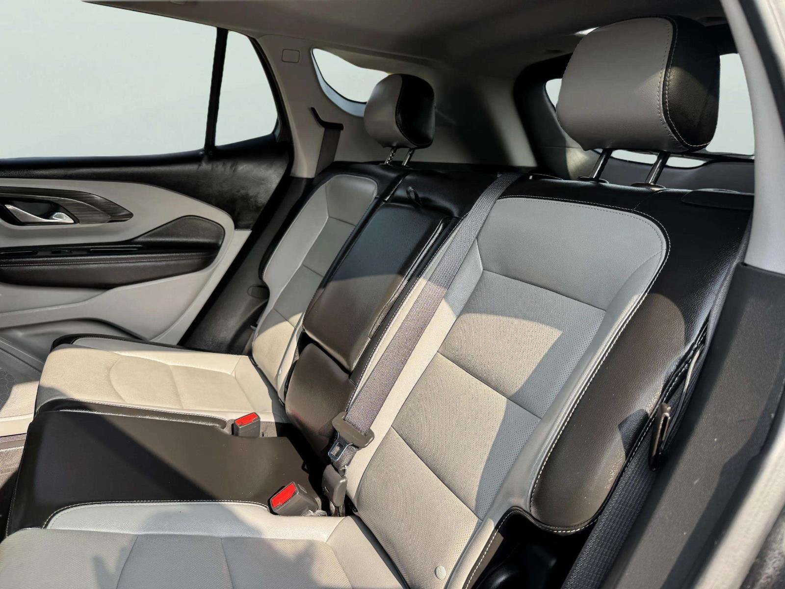 Used 2022 GMC Terrain SLT w/ Infotainment Package II AWD/4WD image 39