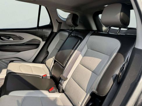 Used 2022 GMC Terrain SLT w/ Infotainment Package II AWD/4WD image 39