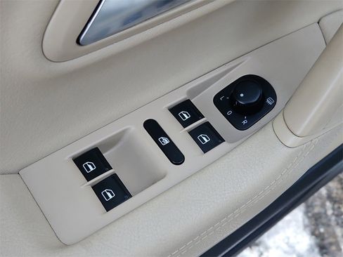 Used 2013 Volkswagen CC Sport image 21