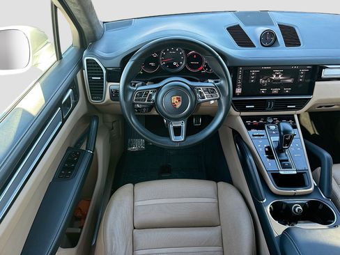 Used 2019 Porsche Cayenne Turbo image 23