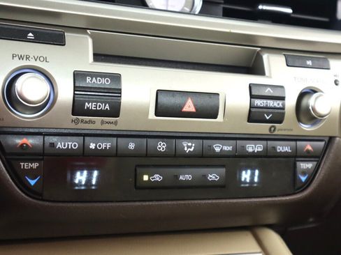 Used 2017 Lexus ES 350 w/ Premium Package FWD image 23