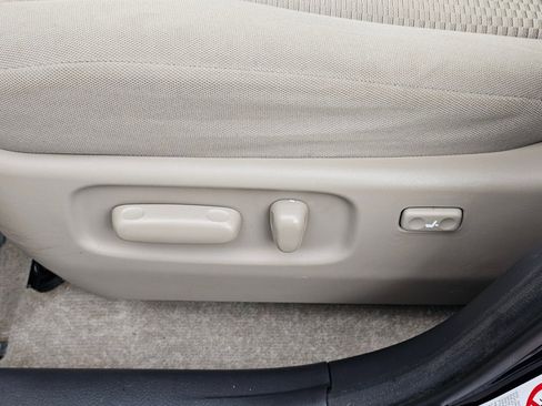 Used 2007 Toyota RAV4 Limited image 28