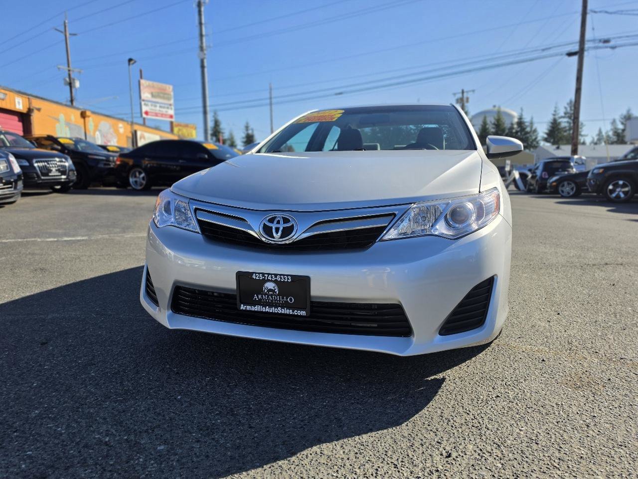 Used 2012 Toyota Camry LE FWD image 2