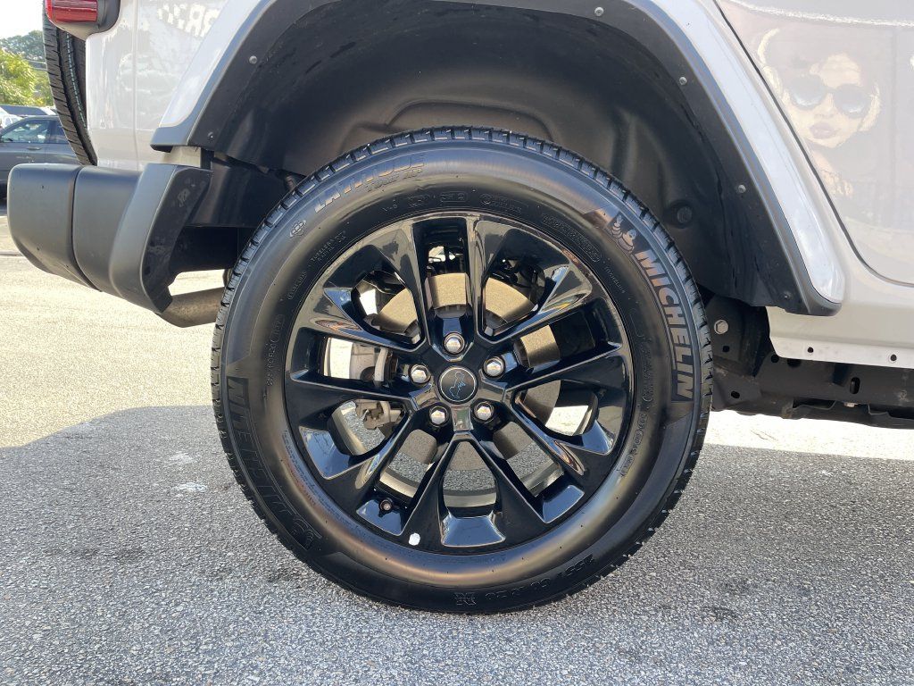 Certified 2024 Jeep Wrangler Unlimited Sahara AWD/4WD image 12