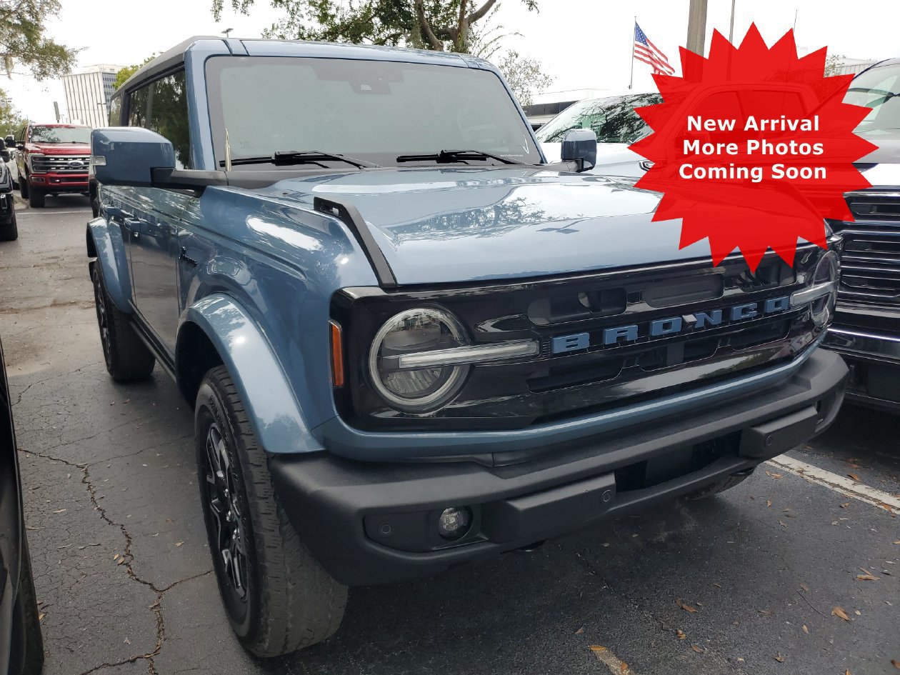 Used 2025 Ford Bronco Outer Banks AWD/4WD image 1