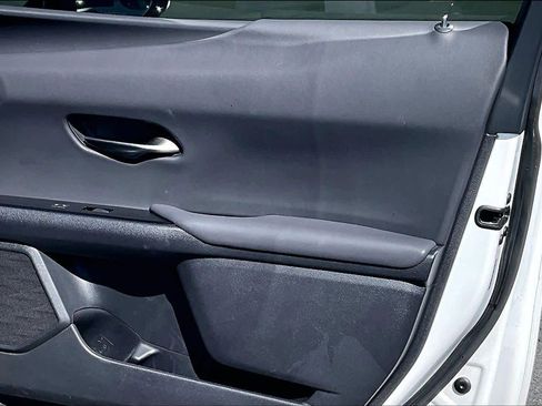 Used 2022 Lexus UX 200 w/ Accessory Package (Z1) FWD image 22