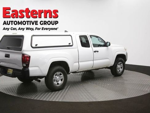 Used 2019 Toyota Tacoma SR image 39