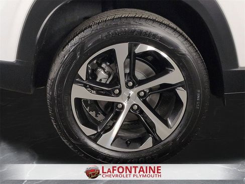 Certified 2024 Chevrolet Trax RS image 29