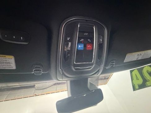 Used 2024 Jeep Wagoneer Series III AWD/4WD image 26