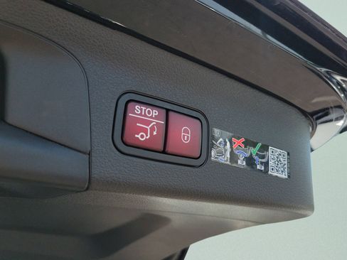 New 2026 Mercedes-Benz GLS 580 4MATIC image 6