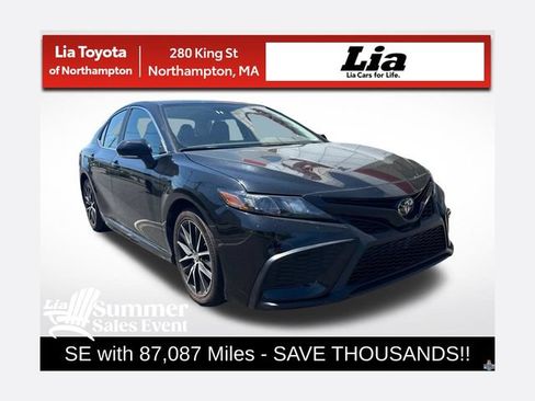 Used 2024 Toyota Camry SE FWD image 1
