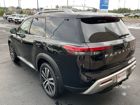 Used 2024 Nissan Pathfinder Platinum w/ Cargo Package AWD/4WD image 7