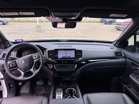 Used 2025 Honda Ridgeline Black Edition image 18