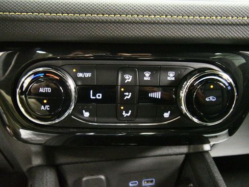 Used 2024 Chevrolet TrailBlazer ACTIV w/ Convenience Package AWD/4WD image 15