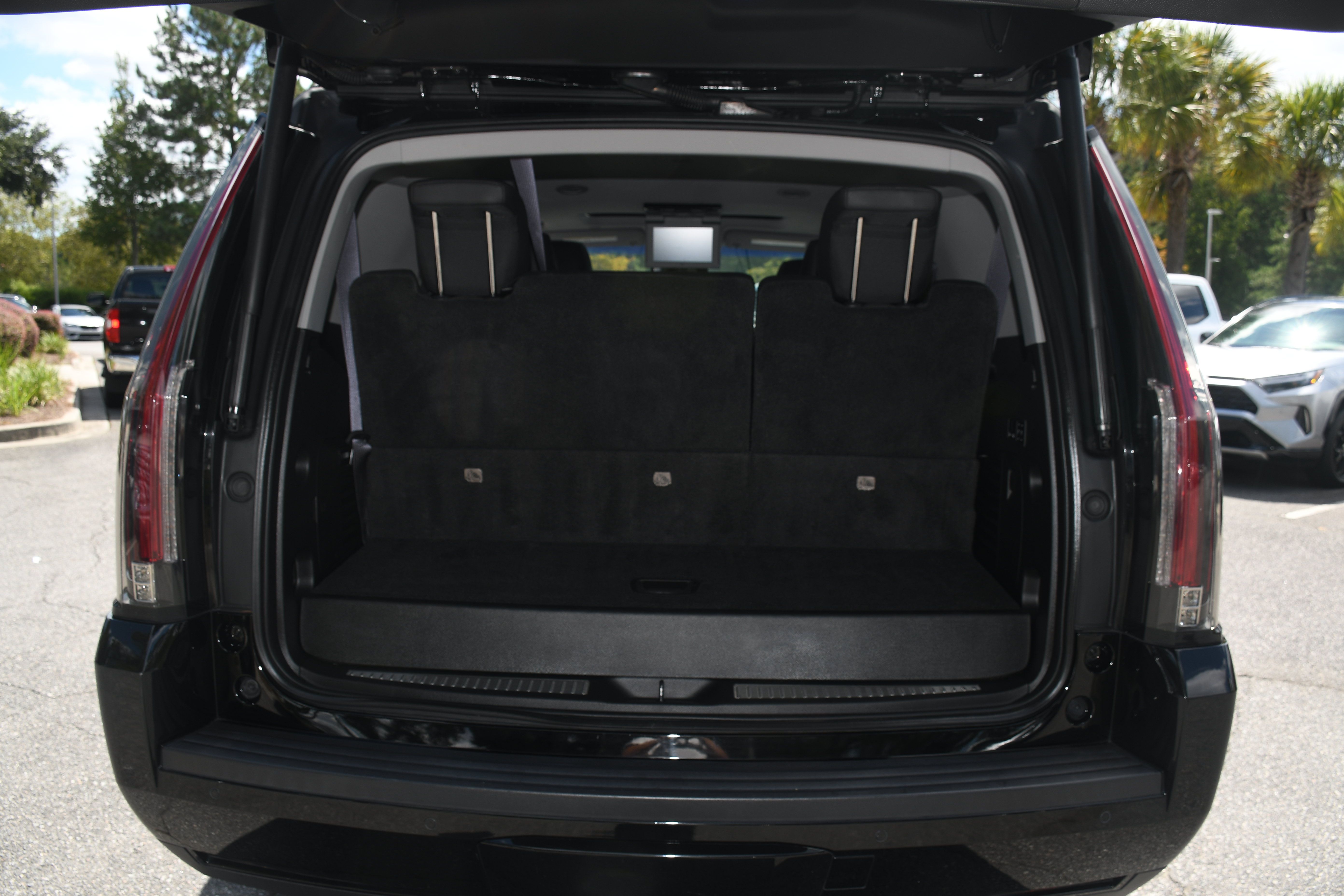 Used 2015 Cadillac Escalade Premium RWD image 20