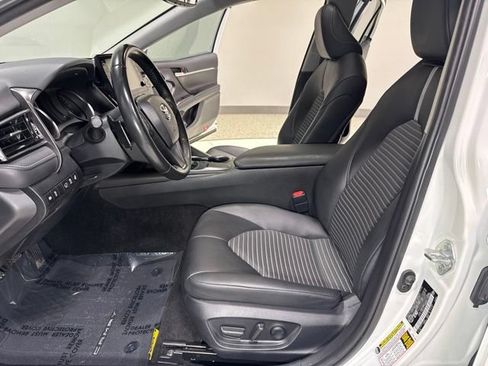 Used 2023 Toyota Camry SE FWD image 14