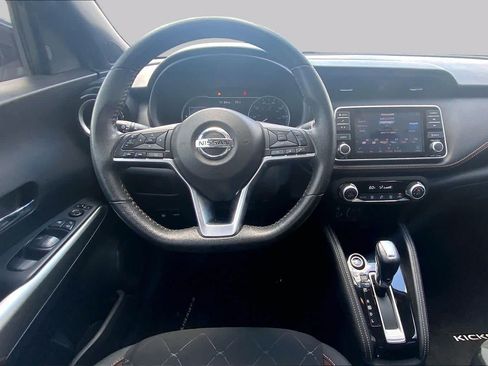 Used 2019 Nissan Kicks SR FWD image 6