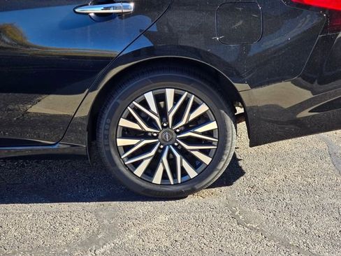 Used 2024 Nissan Altima 2.5 SV image 14