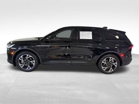 Used 2024 Lincoln Nautilus Premier w/ Equipment Group 102A image 3