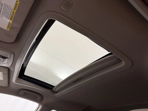 Used 2019 Toyota Sienna XLE FWD image 10