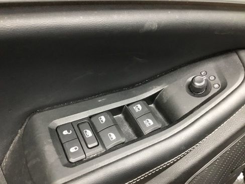 Used 2023 Jeep Grand Cherokee L Limited image 8